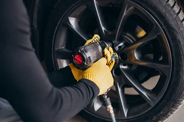 Tire change in Sykesville, MD,
